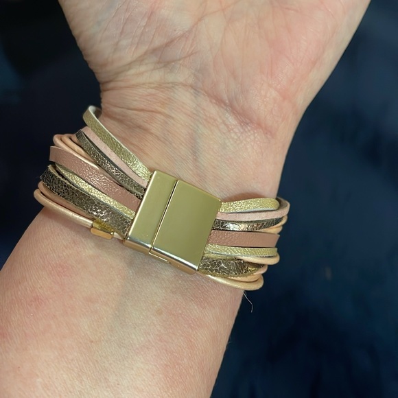 Magnetic wrap, bracelet, suede and various beads high end quality - Picture 2 of 2